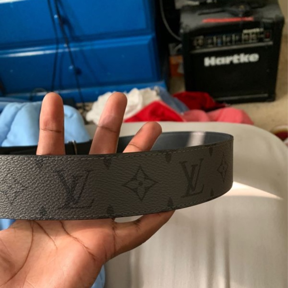 Louis Vuitton belt looks good as new - Picture 3 of 3